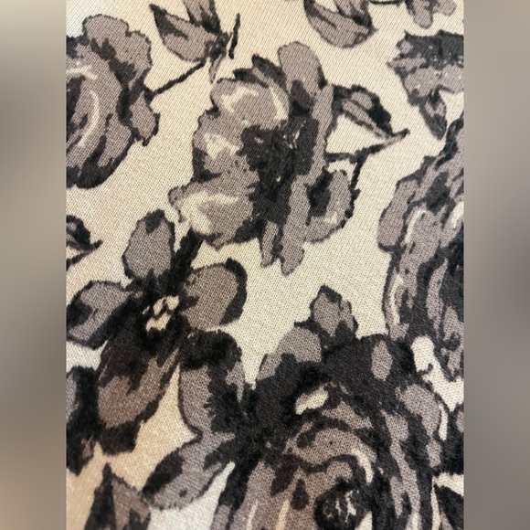 Van Heusen Size Small Gray & White Button Up Floral Top - Picture 7 of 8